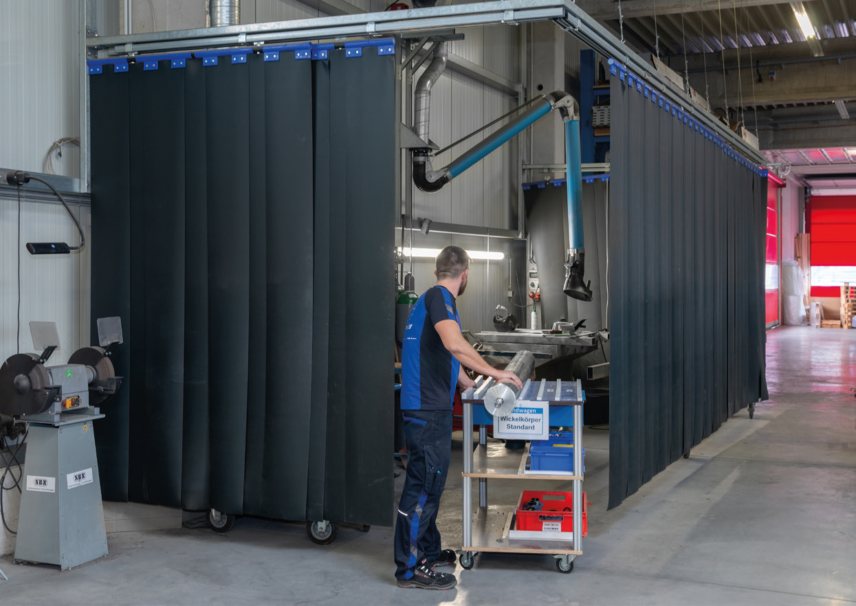 System Sp Streifenvorhang System SP – BMP-Stricker Torsysteme